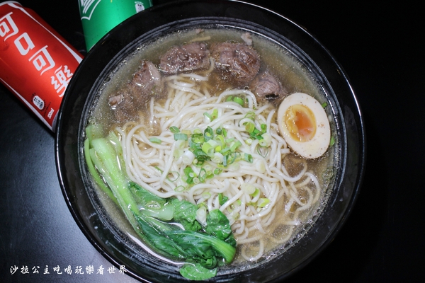 余記新川味肉麵館:古亭.公館美食『余記新川味肉麵館』牛肉麵/羊肋排/客家梅干扣肉/牛肉巨無霸