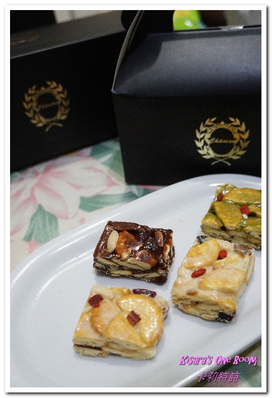 卡莉特詩:宅配甜點.中秋節禮盒還是新奇的手作點心最得人心──卡莉特詩 黑金磚雪千藏