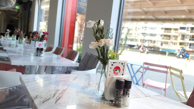 台北東區住宿-Hotel poispois泡泡飯店_佩吉王生活記事 台北住宿︱Hotel poispois泡泡飯店:牛乳石鹼主題房.豐富MiniBar.遠眺101煙火空中酒吧︱捷運忠孝敦化