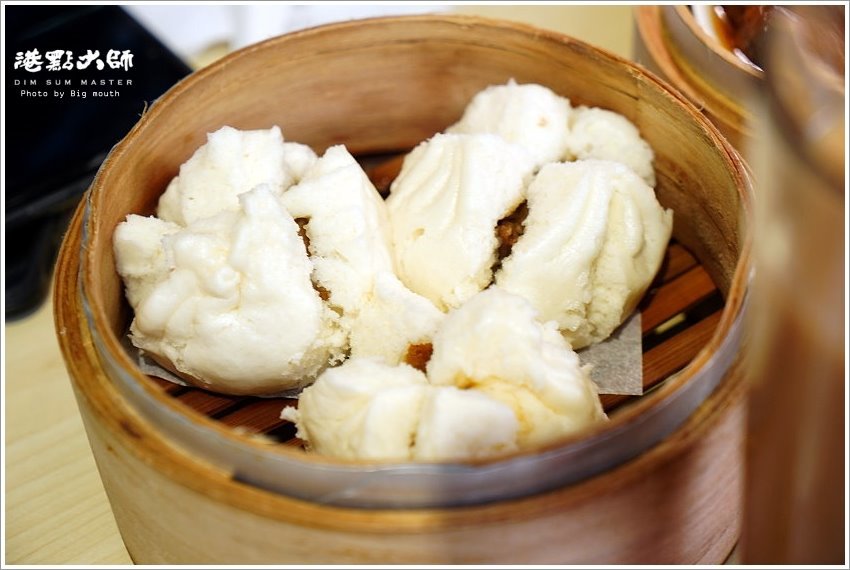 【桃園美食】港點大師．季節限定鮮蒸活體大閘蟹、小龍蝦料理新菜單!廣豐新天地美食推薦!