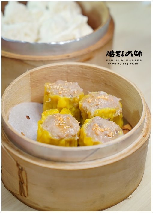 【桃園美食】港點大師．季節限定鮮蒸活體大閘蟹、小龍蝦料理新菜單!廣豐新天地美食推薦!