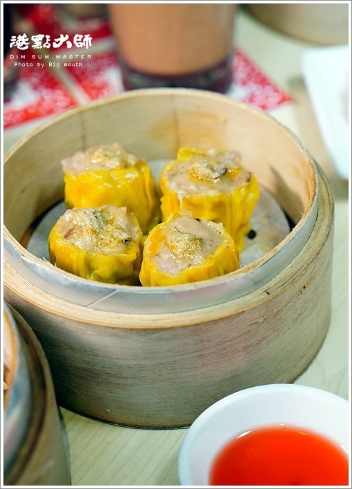 【桃園美食】港點大師．季節限定鮮蒸活體大閘蟹、小龍蝦料理新菜單!廣豐新天地美食推薦!