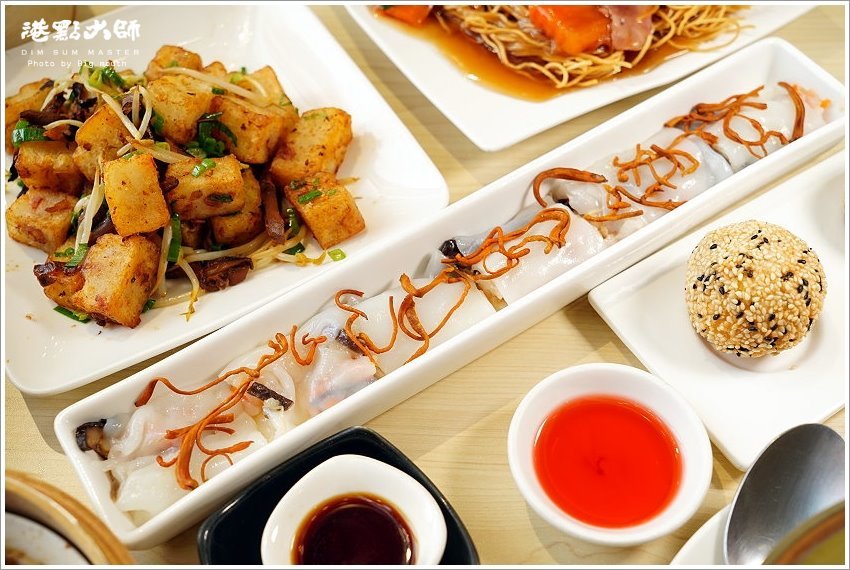 【桃園美食】港點大師．季節限定鮮蒸活體大閘蟹、小龍蝦料理新菜單!廣豐新天地美食推薦!