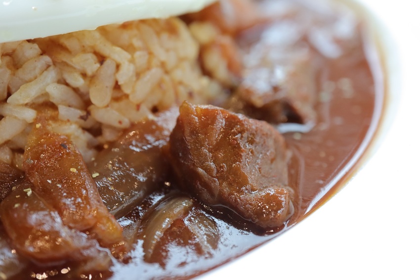 [ 南京復興站美食 ] 淺藍 × BooGoo Café  布咕咖啡～一盤三享受的咖喱飯、紅酒燉牛肉與珍珠奶茶磅蛋糕