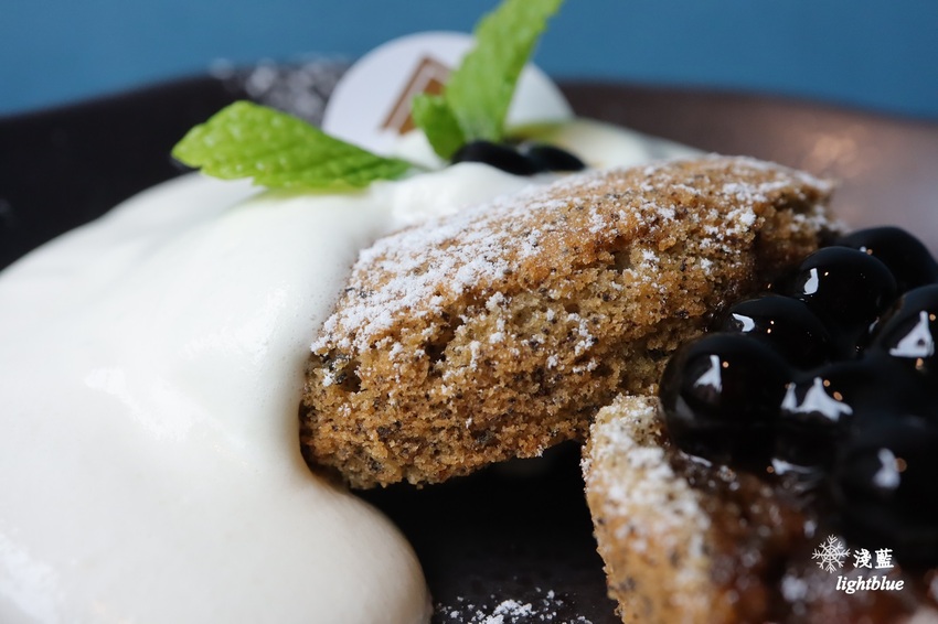 [ 南京復興站美食 ] 淺藍 × BooGoo Café  布咕咖啡～一盤三享受的咖喱飯、紅酒燉牛肉與珍珠奶茶磅蛋糕