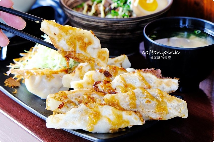 台中柳川最強-火曜二代目拉麵,滿滿叉燒入口即化,大推日式叉燒飯吃過就回不去了……中午也有開喔! 台中柳川最強-火曜二代目拉麵,滿滿叉燒入口即化,大推日式叉燒飯吃過就回不去了……中午也有開喔!