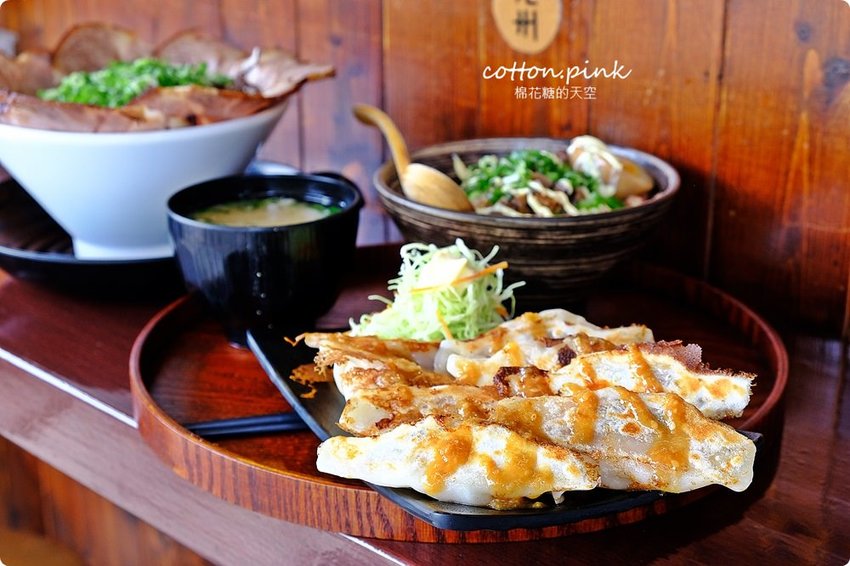 台中柳川最強-火曜二代目拉麵,滿滿叉燒入口即化,大推日式叉燒飯吃過就回不去了……中午也有開喔! 台中柳川最強-火曜二代目拉麵,滿滿叉燒入口即化,大推日式叉燒飯吃過就回不去了……中午也有開喔!