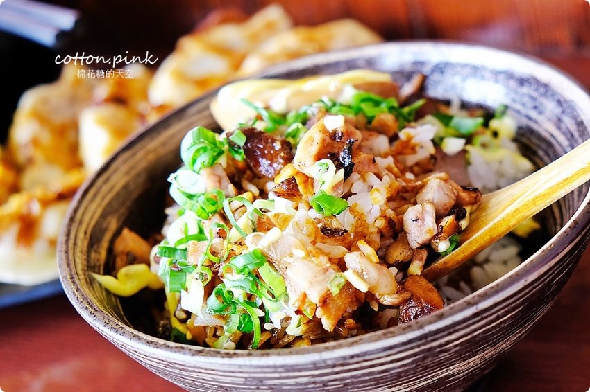 台中柳川最強-火曜二代目拉麵,滿滿叉燒入口即化,大推日式叉燒飯吃過就回不去了……中午也有開喔! 台中柳川最強-火曜二代目拉麵,滿滿叉燒入口即化,大推日式叉燒飯吃過就回不去了……中午也有開喔!