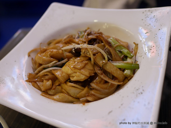 帥鍋冰室港式懷舊茶餐廳：【食記】台中帥鍋冰室港式懷舊茶餐廳 Handsome Drink@西屯捷運BRT澄清醫院 : 從高潮的咖哩轉化為地道的港式料理,份量多些會更美好!