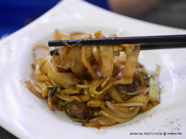 帥鍋冰室港式懷舊茶餐廳：【食記】台中帥鍋冰室港式懷舊茶餐廳 Handsome Drink@西屯捷運BRT澄清醫院 : 從高潮的咖哩轉化為地道的港式料理,份量多些會更美好!
