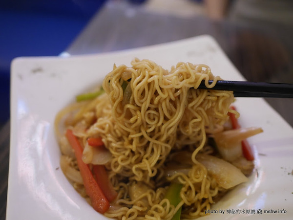 帥鍋冰室港式懷舊茶餐廳：【食記】台中帥鍋冰室港式懷舊茶餐廳 Handsome Drink@西屯捷運BRT澄清醫院 : 從高潮的咖哩轉化為地道的港式料理,份量多些會更美好!