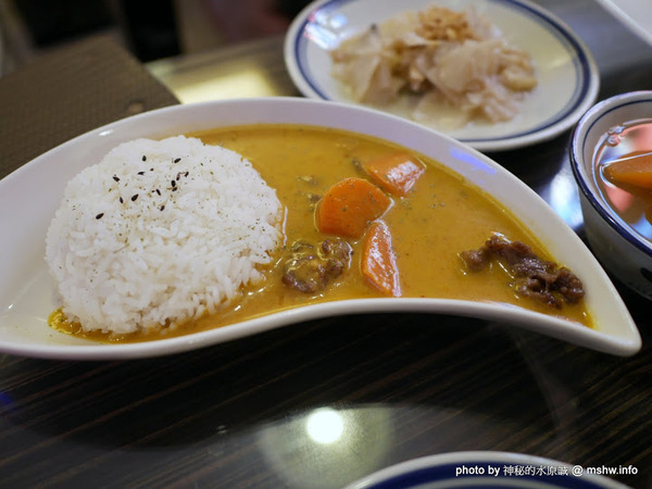帥鍋冰室港式懷舊茶餐廳：【食記】台中帥鍋冰室港式懷舊茶餐廳 Handsome Drink@西屯捷運BRT澄清醫院 : 從高潮的咖哩轉化為地道的港式料理,份量多些會更美好!