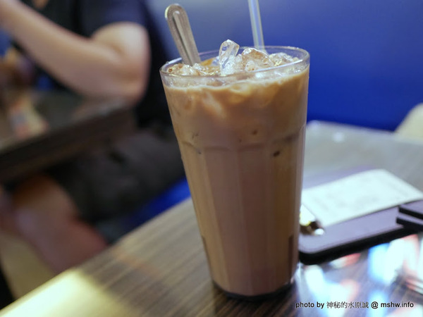 帥鍋冰室港式懷舊茶餐廳：【食記】台中帥鍋冰室港式懷舊茶餐廳 Handsome Drink@西屯捷運BRT澄清醫院 : 從高潮的咖哩轉化為地道的港式料理,份量多些會更美好!