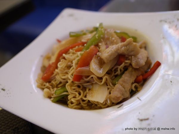 帥鍋冰室港式懷舊茶餐廳：【食記】台中帥鍋冰室港式懷舊茶餐廳 Handsome Drink@西屯捷運BRT澄清醫院 : 從高潮的咖哩轉化為地道的港式料理,份量多些會更美好!