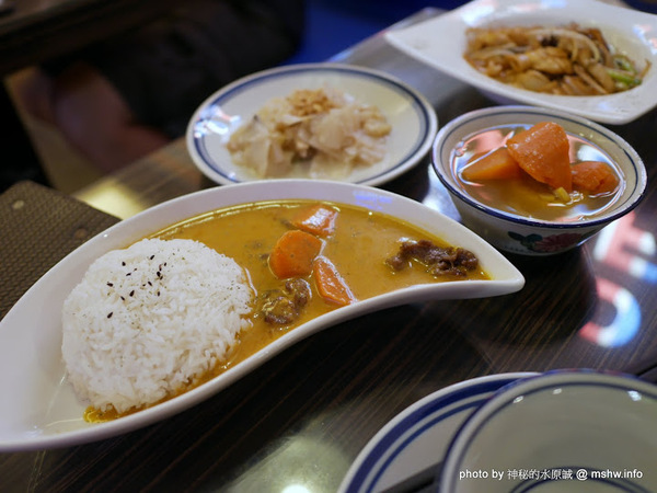 帥鍋冰室港式懷舊茶餐廳：【食記】台中帥鍋冰室港式懷舊茶餐廳 Handsome Drink@西屯捷運BRT澄清醫院 : 從高潮的咖哩轉化為地道的港式料理,份量多些會更美好!