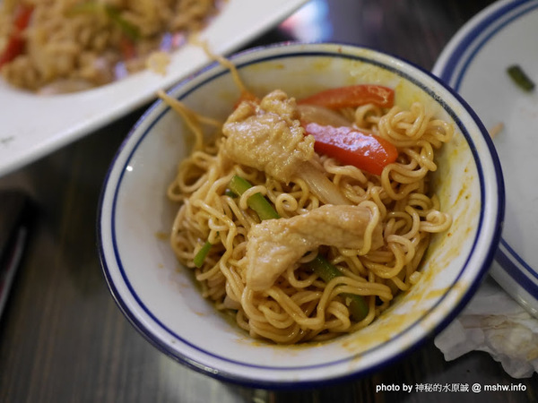 帥鍋冰室港式懷舊茶餐廳：【食記】台中帥鍋冰室港式懷舊茶餐廳 Handsome Drink@西屯捷運BRT澄清醫院 : 從高潮的咖哩轉化為地道的港式料理,份量多些會更美好!
