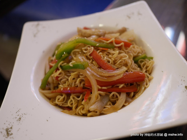 帥鍋冰室港式懷舊茶餐廳：【食記】台中帥鍋冰室港式懷舊茶餐廳 Handsome Drink@西屯捷運BRT澄清醫院 : 從高潮的咖哩轉化為地道的港式料理,份量多些會更美好!