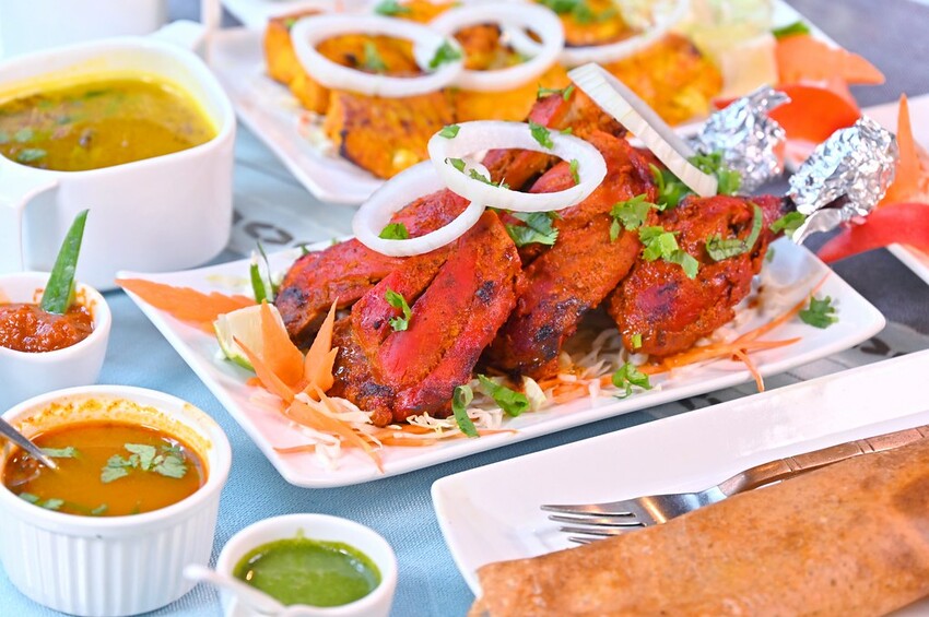 台中正宗印度主廚料理百種家鄉味 繽紛香料咖哩烤餅連台灣人也推薦/斯里印度餐廳