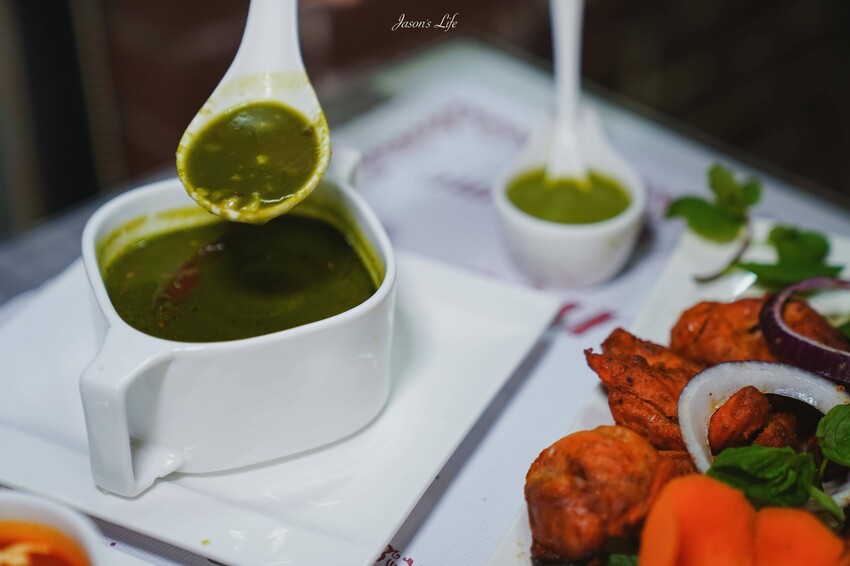 【台中西區｜美食】斯里印度餐廳。印度料理推薦，正宗印度人經營，多樣餐點香味十足，烤餅好香好吃