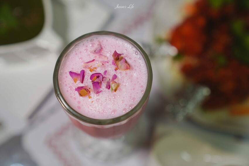 【台中西區｜美食】斯里印度餐廳。印度料理推薦，正宗印度人經營，多樣餐點香味十足，烤餅好香好吃