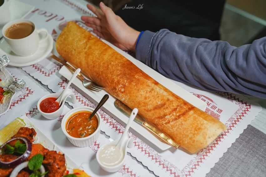 【台中西區｜美食】斯里印度餐廳。印度料理推薦，正宗印度人經營，多樣餐點香味十足，烤餅好香好吃