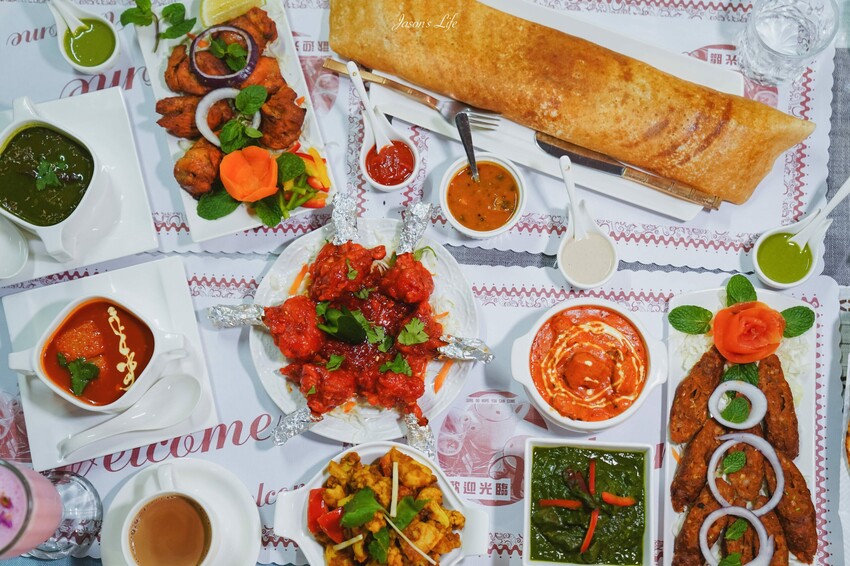 【台中西區｜美食】斯里印度餐廳。印度料理推薦，正宗印度人經營，多樣餐點香味十足，烤餅好香好吃