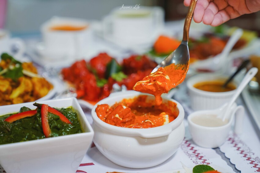 【台中西區｜美食】斯里印度餐廳。印度料理推薦，正宗印度人經營，多樣餐點香味十足，烤餅好香好吃