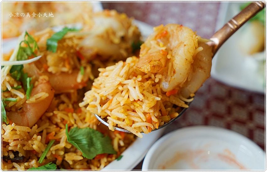 台中公益路美食║斯里頂級印度餐廳藏匿美食戰區內， 高達百道正統印度料理、香味四溢任你挑(葷素皆有) - 小凉的美食小天地