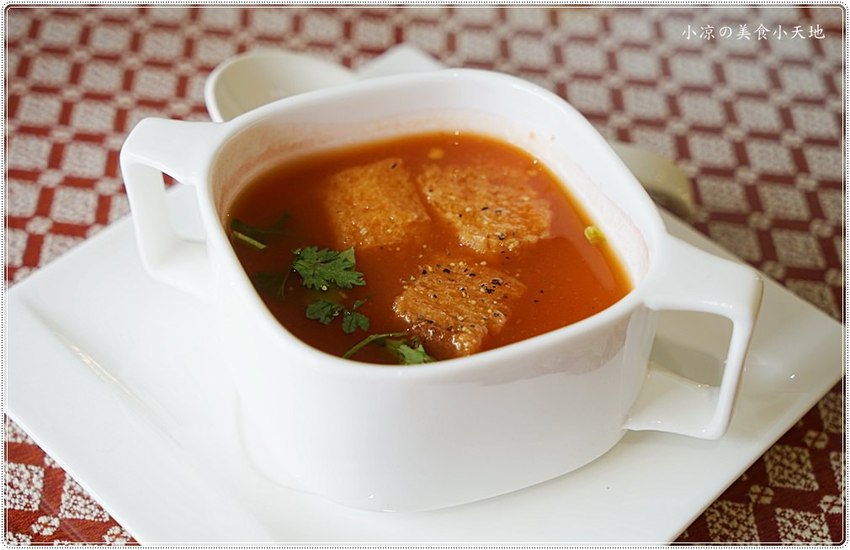 台中公益路美食║斯里頂級印度餐廳藏匿美食戰區內， 高達百道正統印度料理、香味四溢任你挑(葷素皆有) - 小凉的美食小天地