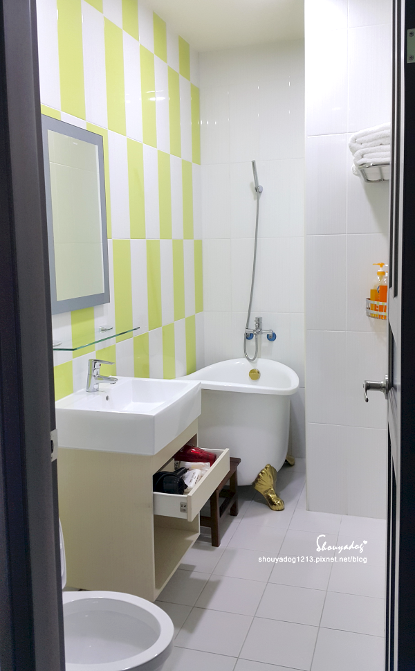 傑克堡親子民宿：【親子旅館】溜滑梯X球池 孩子們的瘋狂天堂  傑克堡 近花園夜市的台南北區住宿