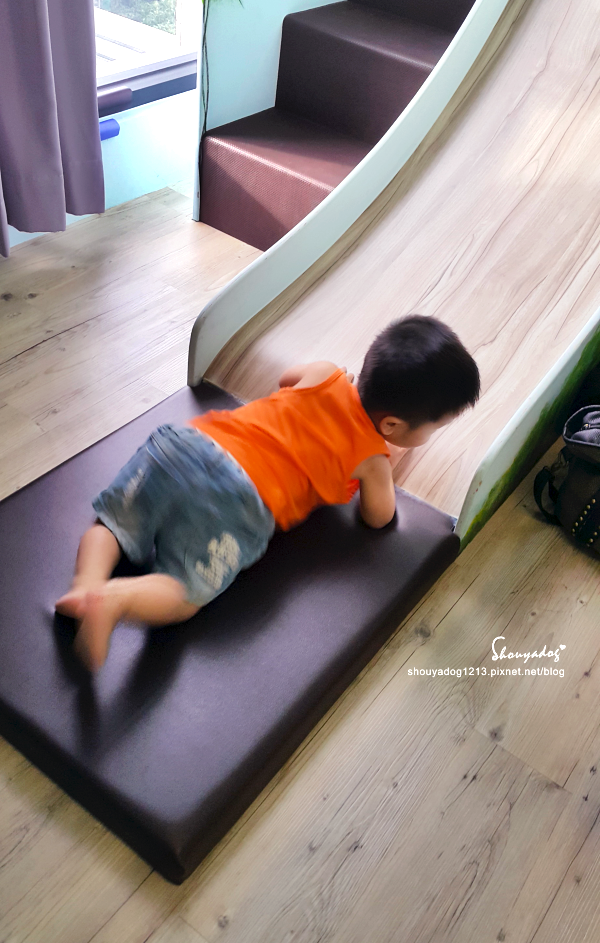 傑克堡親子民宿：【親子旅館】溜滑梯X球池 孩子們的瘋狂天堂  傑克堡 近花園夜市的台南北區住宿