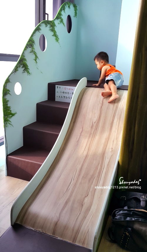 傑克堡親子民宿：【親子旅館】溜滑梯X球池 孩子們的瘋狂天堂  傑克堡 近花園夜市的台南北區住宿