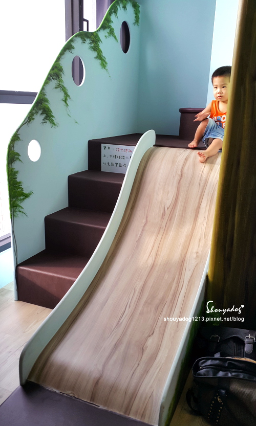 傑克堡親子民宿：【親子旅館】溜滑梯X球池 孩子們的瘋狂天堂  傑克堡 近花園夜市的台南北區住宿