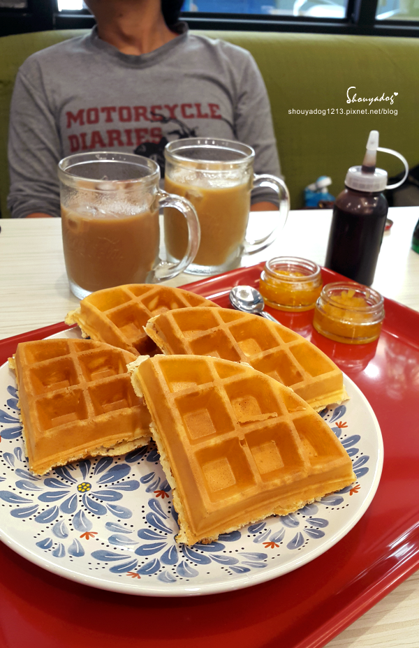 傑克堡親子民宿：【親子旅館】溜滑梯X球池 孩子們的瘋狂天堂  傑克堡 近花園夜市的台南北區住宿