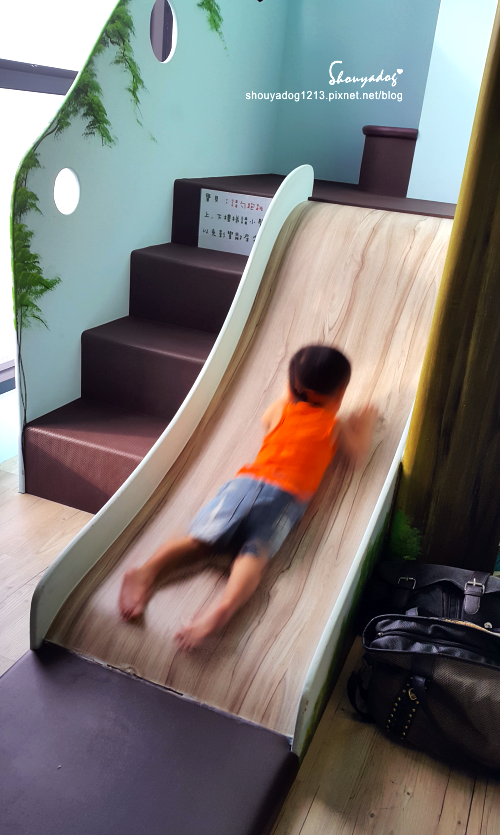 傑克堡親子民宿：【親子旅館】溜滑梯X球池 孩子們的瘋狂天堂  傑克堡 近花園夜市的台南北區住宿