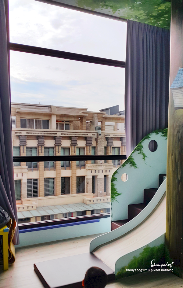 傑克堡親子民宿：【親子旅館】溜滑梯X球池 孩子們的瘋狂天堂  傑克堡 近花園夜市的台南北區住宿