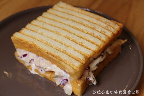 Naked Deli loves Sandwich 三明治實驗室：內湖早午餐『Naked Deli loves Sandwich 三明治實驗室』現榨果汁/咖啡/捷運西湖站