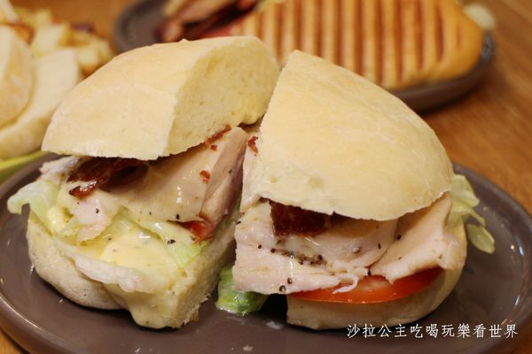 Naked Deli loves Sandwich 三明治實驗室：內湖早午餐『Naked Deli loves Sandwich 三明治實驗室』現榨果汁/咖啡/捷運西湖站