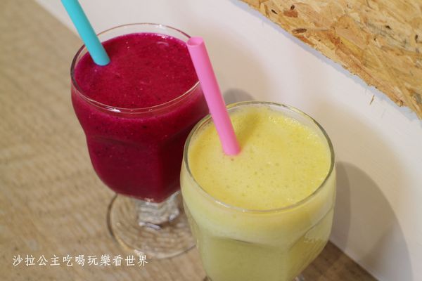 Naked Deli loves Sandwich 三明治實驗室：內湖早午餐『Naked Deli loves Sandwich 三明治實驗室』現榨果汁/咖啡/捷運西湖站