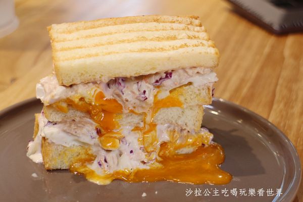 Naked Deli loves Sandwich 三明治實驗室：內湖早午餐『Naked Deli loves Sandwich 三明治實驗室』現榨果汁/咖啡/捷運西湖站