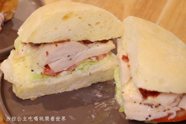 Naked Deli loves Sandwich 三明治實驗室：內湖早午餐『Naked Deli loves Sandwich 三明治實驗室』現榨果汁/咖啡/捷運西湖站