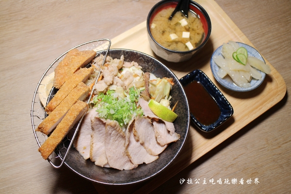 御台所日式輕食早午餐:板橋日式輕食『御台所』朝食/丼飯/鍋物/三隻小豬一次吃到多種口味超大份量