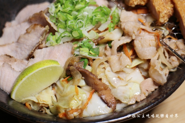御台所日式輕食早午餐:板橋日式輕食『御台所』朝食/丼飯/鍋物/三隻小豬一次吃到多種口味超大份量