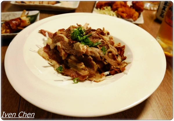 御台所：《板橋喝到飽居酒屋/一魚二吃》下班後與好友小酌微醺在『御台所』\燒烤\現流魚鮮\宵夜