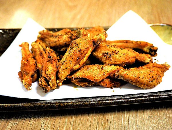 御台所：【板橋居酒屋】御台所，生啤酒喝到飽 / 一魚二吃 / 基隆漁港現撈直送漁獲