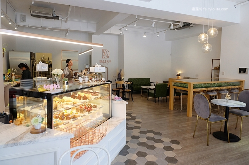 Dasiy Cafe。八德隱藏版超美咖啡廳 低調一間藏巷弄,平價甜點只要90元,不限時超佛心! @蹦啾♥謝蘿莉 La vie heureuse