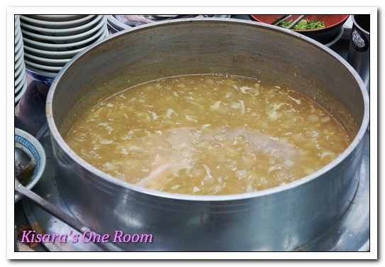 三重現做赤肉焿(三重力行店)：新北三重小吃．好呷滷肉飯配肉焿，最吸引人的銅板小吃──三重現做赤肉焿