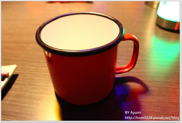 水貨-中和店：[食記]烤魚+麻辣鍋=一爐兩吃～炭火烤魚初體驗就在水貨-中和店