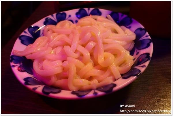 水貨-中和店：[食記]烤魚+麻辣鍋=一爐兩吃～炭火烤魚初體驗就在水貨-中和店