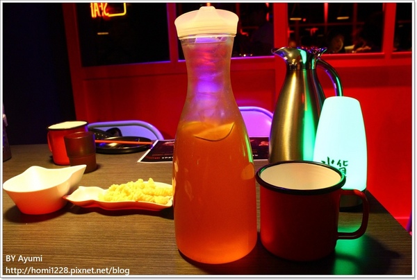 水貨-中和店：[食記]烤魚+麻辣鍋=一爐兩吃～炭火烤魚初體驗就在水貨-中和店